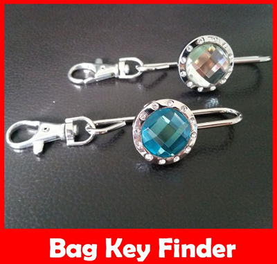 Qoo10 - Keychain keyfinder hook bag holder. key chain hanger women gift presen... : Bag & Wallet
