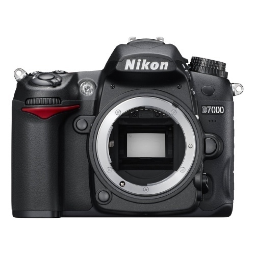 【クリックで詳細表示】【Nikon】ニコン デジタル一眼レフカメラ D7000 ボディ ソフトケースプレゼント！