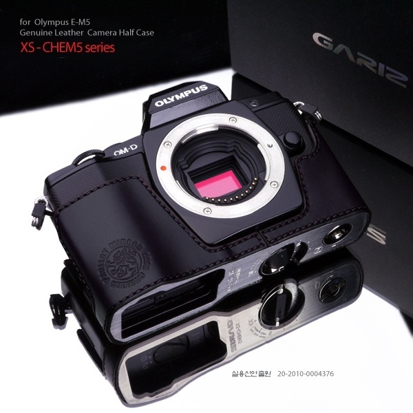 【クリックで詳細表示】★送料無料★GARIZ 高級革カメラケース Olympus E-M5用 ブラック / GARIZ camera case for Olympus E-M5 black XS-CHEM5BK