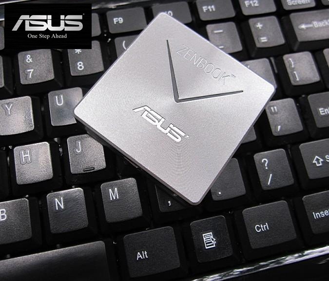 【クリックで詳細表示】【送料無料】ASUS(アスース)のノートパソコン(ラップトップ)に最適！ASUS ZENBOOKシリーズ『4ポート 超ミニ薄型USBハブ』 もちろん普通のUSBハブとしてご利用いただけます！