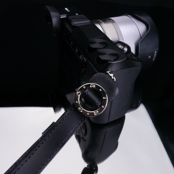 【クリックで詳細表示】★送料無料★GARIZ 手首＆フィンガーストラップ ミラーレスカメラ用 / GARIZ Wrist＆Finger Strap for Mirror less Camera XS-WFSN1