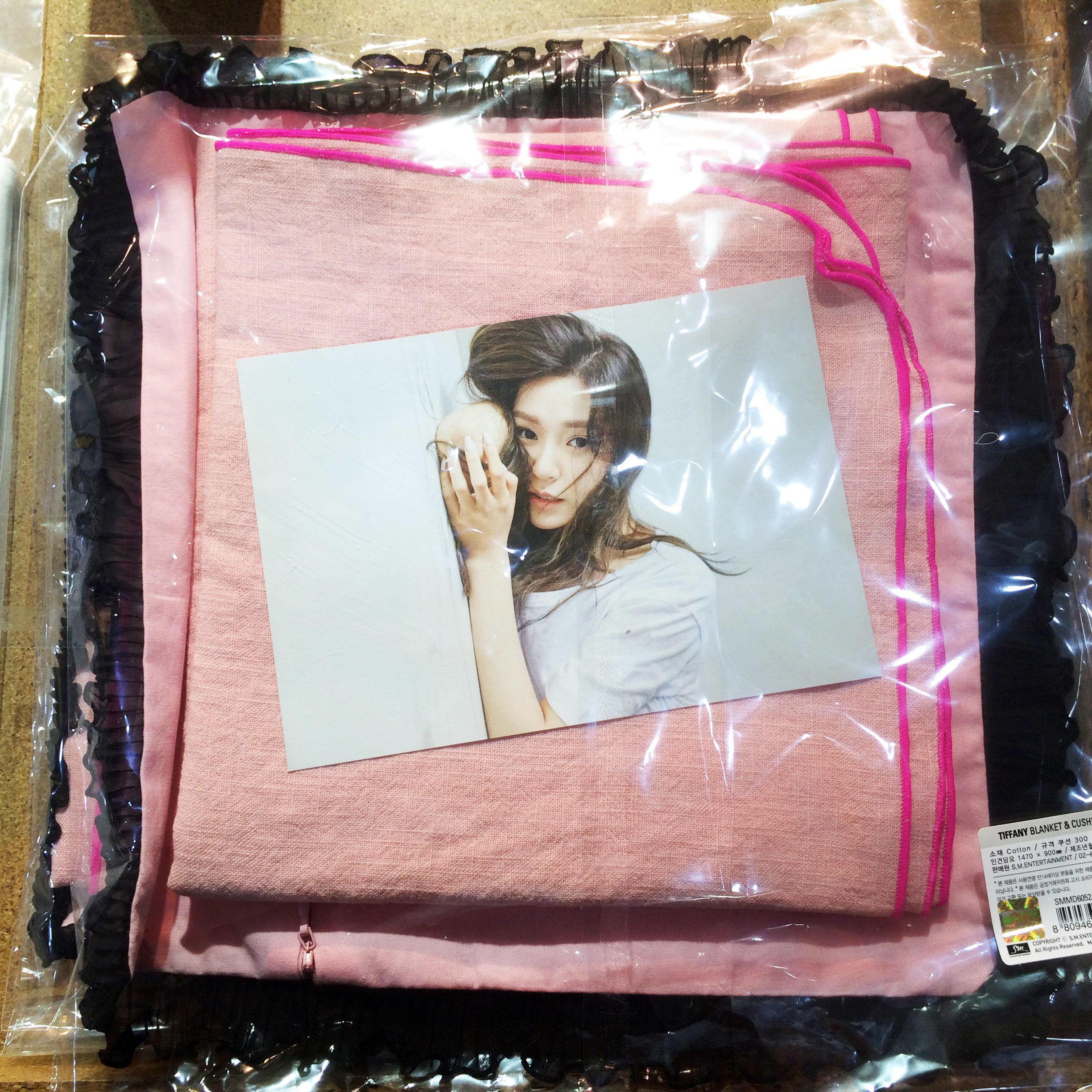 【クリックで詳細表示】SM EntertainmentSM COEX Girls Generation Tiffany Weekend THE AGIT Official Blanket Cushion