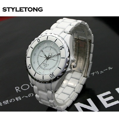 【クリックでお店のこの商品のページへ】[styletong][W012]韓国で一番流行っているファッション時計/腕時計/レディース腕時計/メンズ腕時計/カップルの腕時計/ゼリーの腕時計/電子時計/ブレスレット時計/革時計/メタル時計