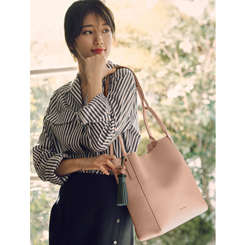 Qoo10 - BEANPOLE ACCESSORY HEY Tote & Shoulder Bag - Pink (Women) : Bag &  Wallet