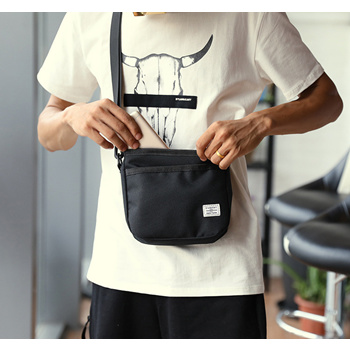 Qoo10 - Messenger Bag : Men's Accessories