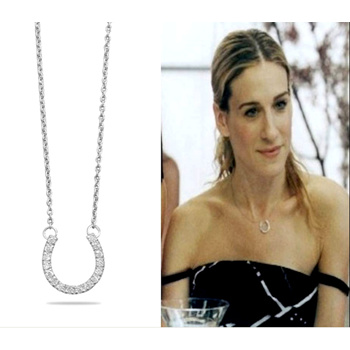 Carrie deals horseshoe necklace