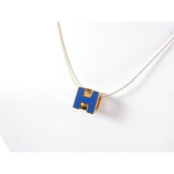 Hermes cube store necklace