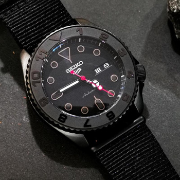 Seiko 5 stealth black hot sale