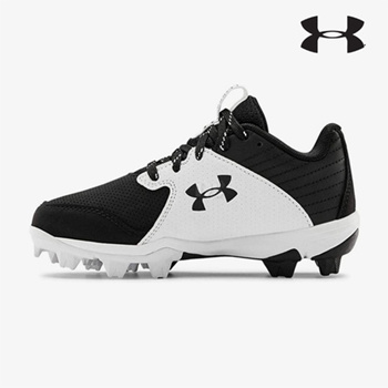 Under armor best sale boys baseball cleats