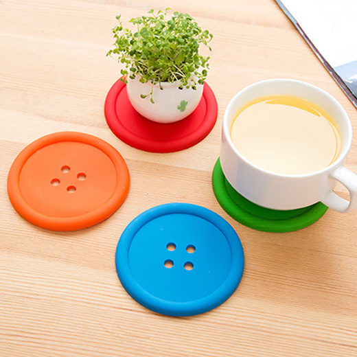 Qoo10 - [Week Deal] Multiple colors Silicone Cup mat Cute Colorful Button  Cup  : Kitchen & Dining