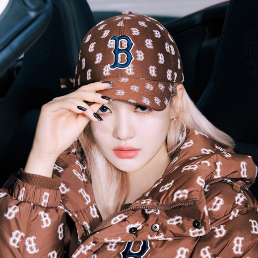 Qoo10 - 【MLB Korea】 aespa NINGNING Outfit / Monogram Bucket Hat NY Yankees  / 3 : Fashion Accessor