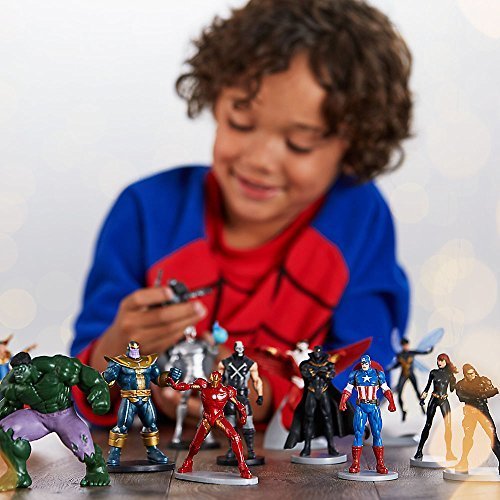 marvel avengers mega figurine set