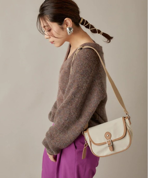 Qoo10 - anello Mini Shoulder Bag  JULIUS ( 2 Colors Available) : Women's  Shoes
