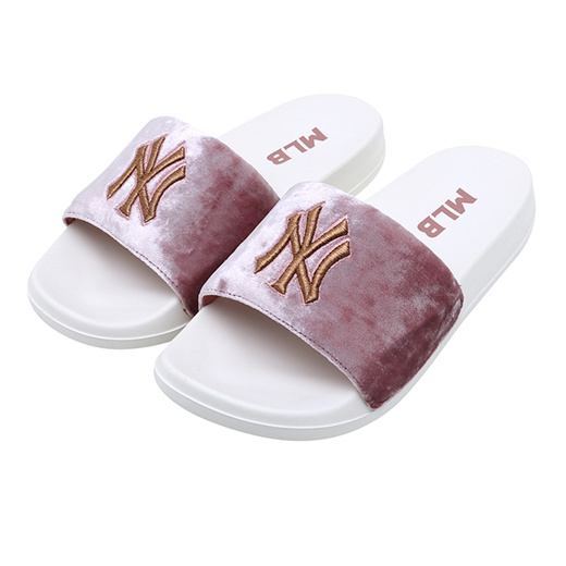 MLB Unisex Chunky Bouncer Clog Sandals NY Yankees White, Flats for Women