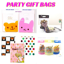 Sanrio Hello Kitty Holiday 2014 5pc Paper Gift Shopping  Bags