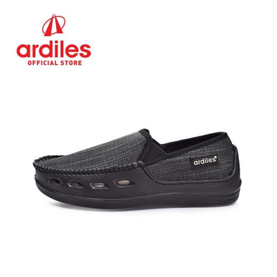 ARDILES RICHESEE HITAM