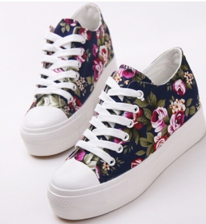 The new Korean low floral canvas shoes 