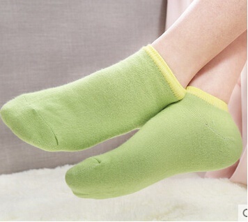 disposable socks for guests