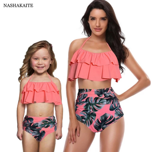 mother and daughter matching swimsuits