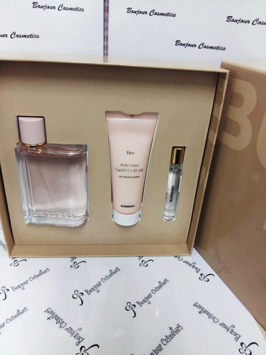 Qoo10 - Burberry HER Collection LoNDOn EnGLAND EDP 3 pcs GIFT SET 681032390  : Perfume & Luxury Bea...