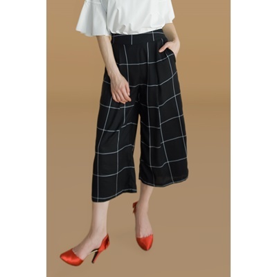 01. checked crop pants