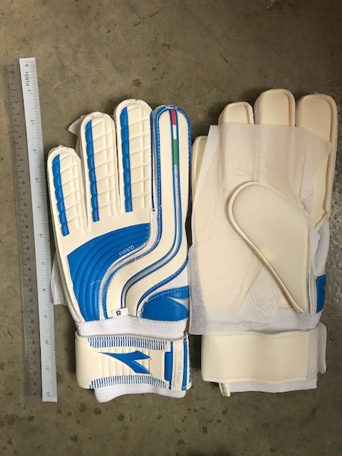 diadora goalkeeper gloves