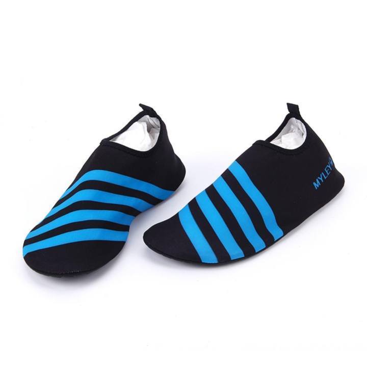 water sock shoes