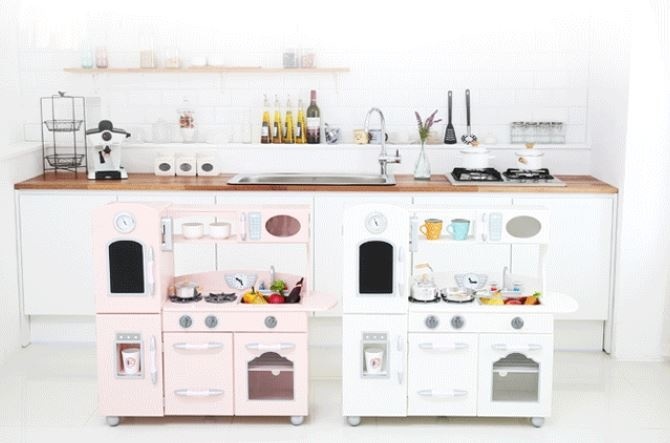 pink and white play kitchen