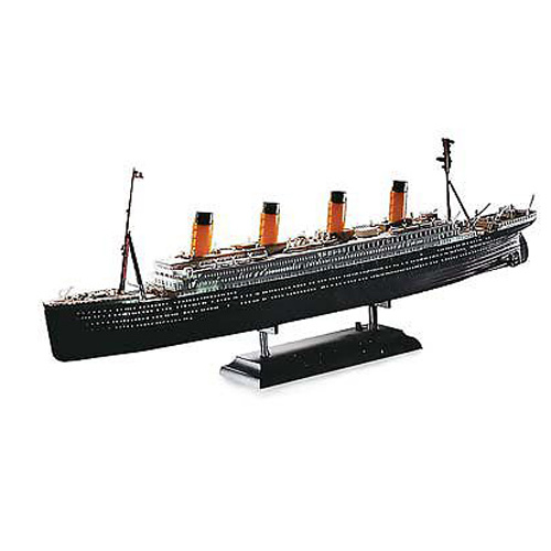 titanic plastic toy