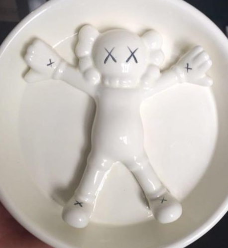 Qoo10 - Kaws OriginalFake : Collectibles / Books