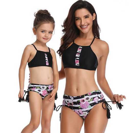 mom daughter matching swimsuits