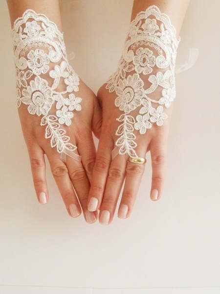 ivory lace fingerless gloves bridal