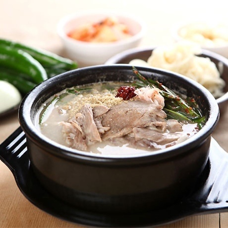 이경희 돼지국밥 600gx4팩 +다대기 양념장 4팩 (30g) /밀키트 /캠핑요리