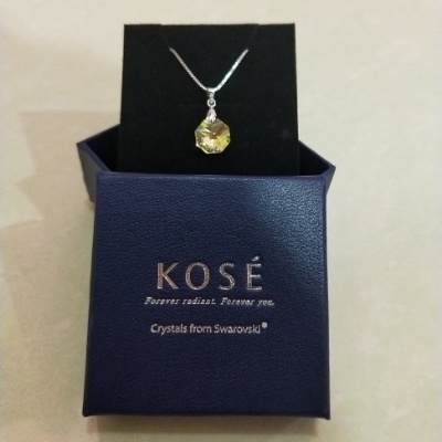 kose swarovski necklace