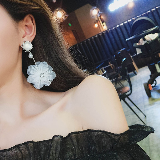 white lace earrings