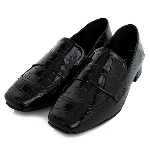 black guess loafers