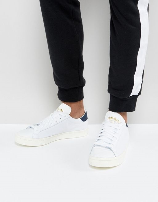 Qoo10 - adidas Originals Court Vantage Sneakers In White BZ 0427 : Shoes