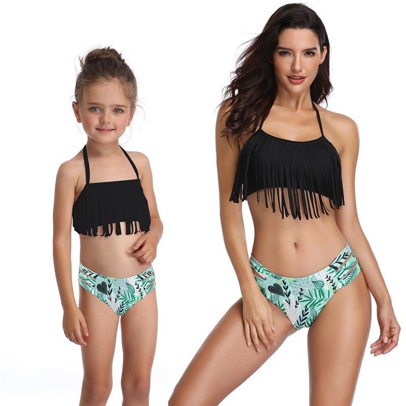 mother and daughter matching swimsuits