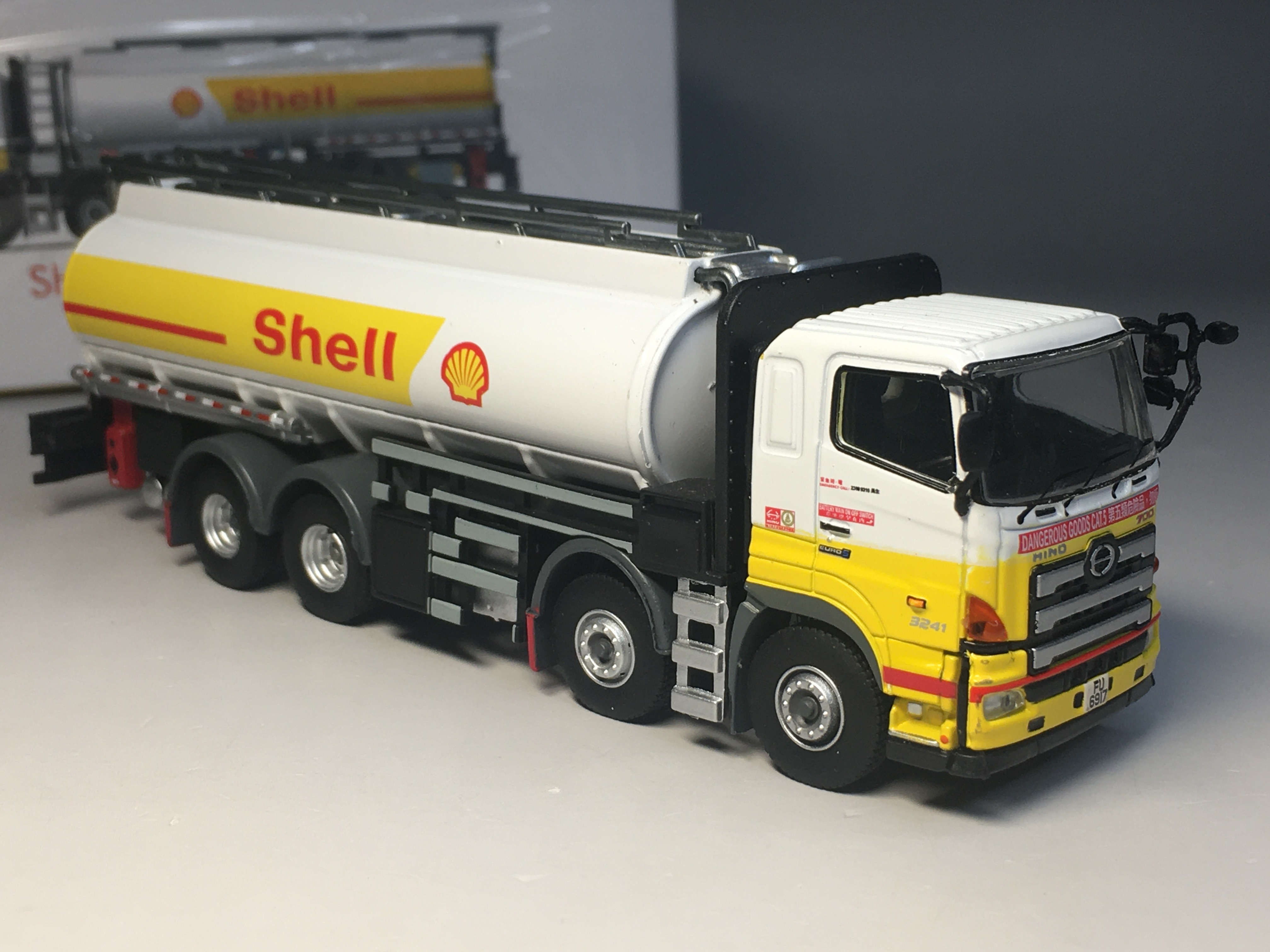 Qoo10 - Tiny 1/76 Shell Oil Tanker Truck-HINO 700- Hong Kong Die 